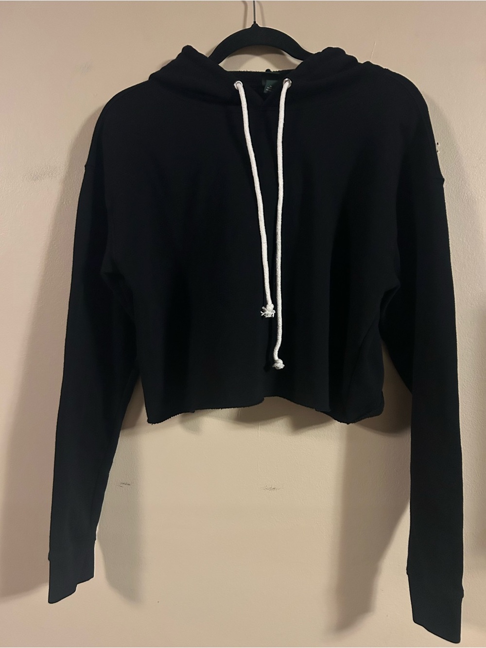 Wild Fable Black Cropped Hoodie — Women’s M